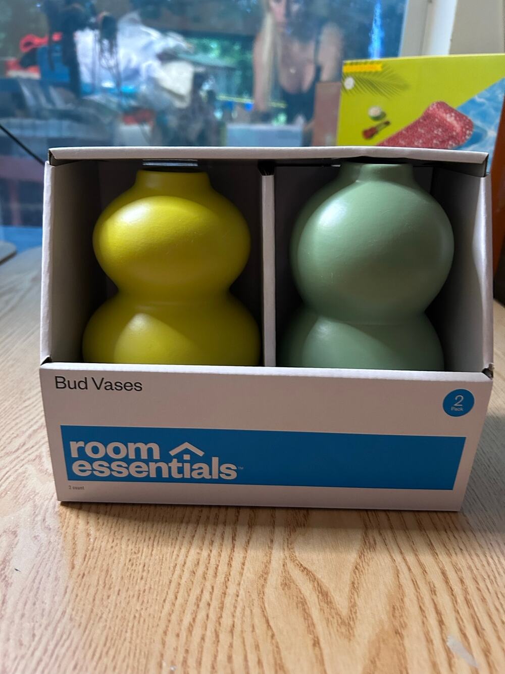 New Room Essentials 2pk Bud vases pale faded yellow and green size 5”x3.5”